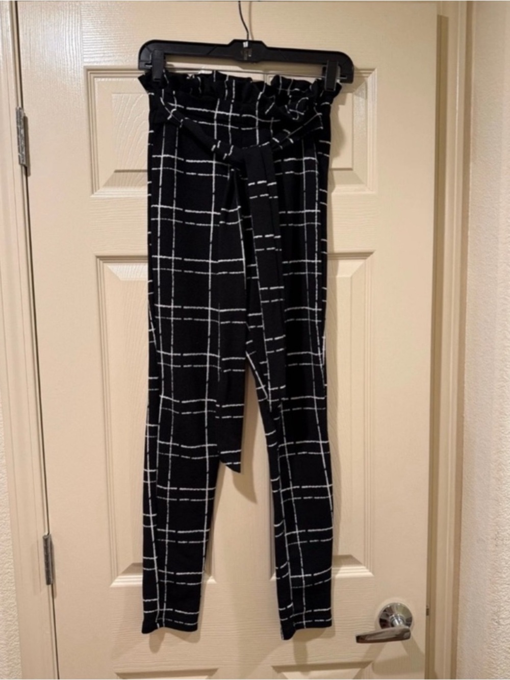 SHEIN Black & White Checkered Tie Waist Pants Size S